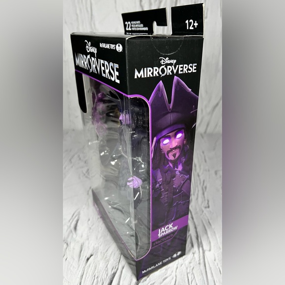 Todd McFarlane Toys - Disney Mirrorverse - Jack Sparrow - Gold Label - 7 Inch - Picture 3 of 7